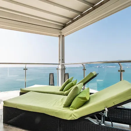 P9 Sky Horizon * Savona